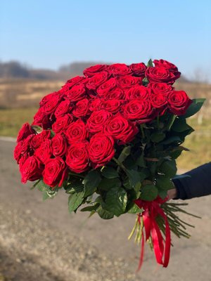 Букет червоних троянд, 51 шт / Курєрська доставка по Львову та області 923371542 фото