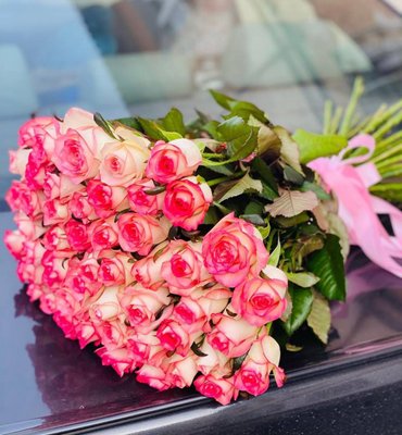 Букет роз, 51 шт, сорт Джумилия / Доставка курьером по Львову и области 923371533 фото