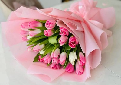 Букет рожево білих тюльпанів 25 штук 12032023667899 фото