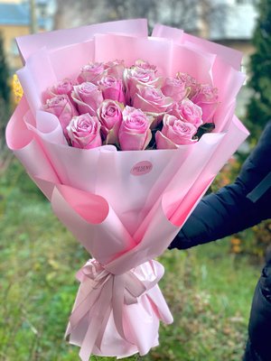 Букет розовых роз, в обертке, 19 шт. / Доставка курьером по Львову и области 923371543 фото